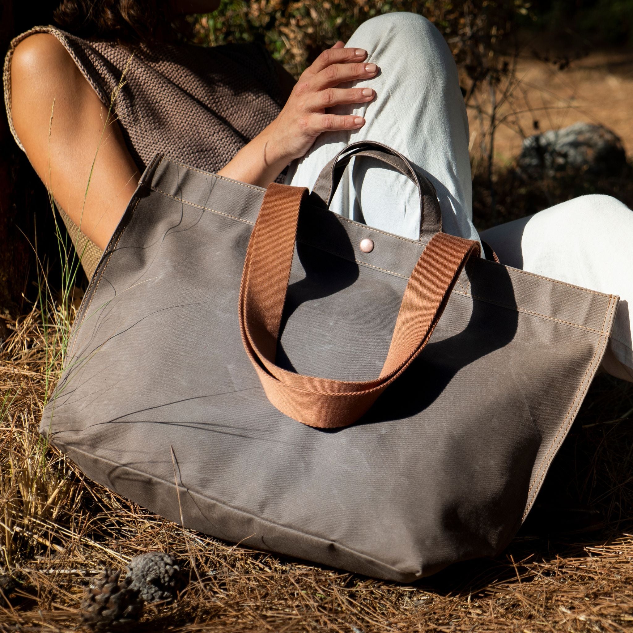 PRE-ORDER ONLY No. 204 Large Tote Tobacco (REVERSIBLE)