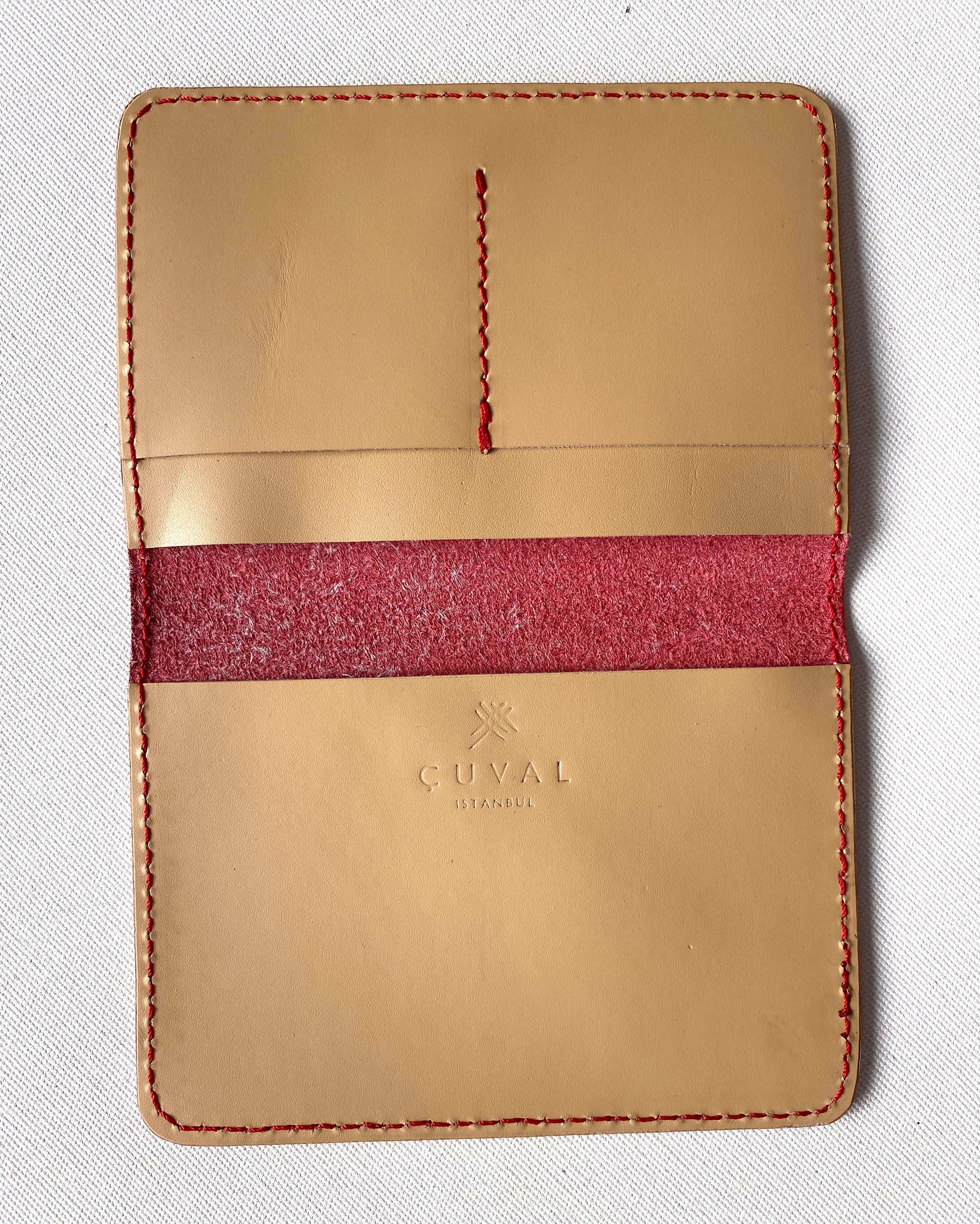 PASSPORT HOLDER RED//BEIGE