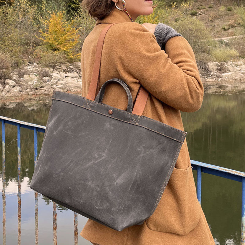 No. 203 Medium Tote Black Truffle (REVERSIBLE)